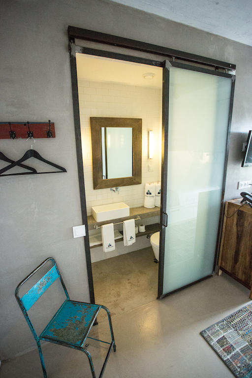 Surfers Lodge Peniche Room photo